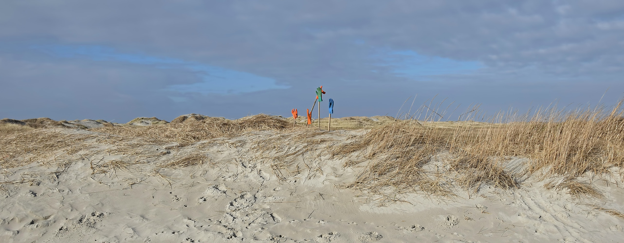 Kunst an der Küste Foto & Bild | kunst, strand, dünen Bilder auf