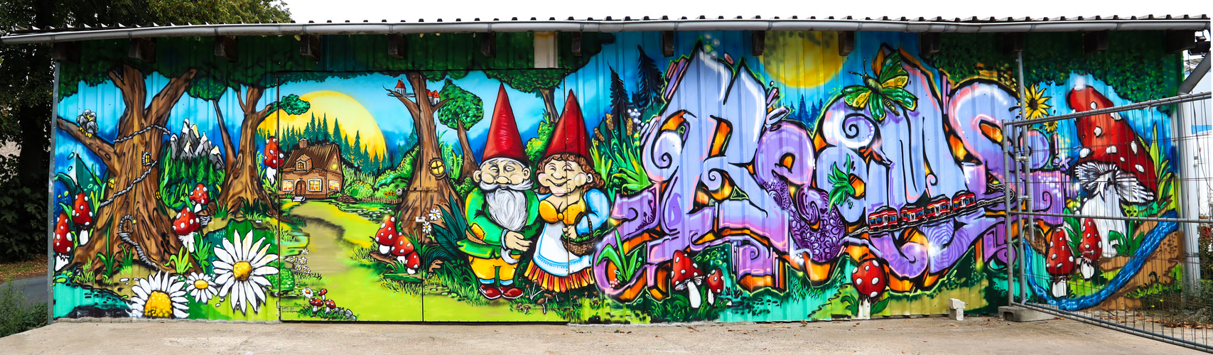 Kunst auf der Garagenwand Foto & Bild | art, spezial, outdoor Bilder