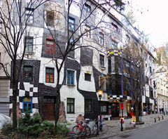 KUNST HAUS - HUNDERTWASSER - WIEN