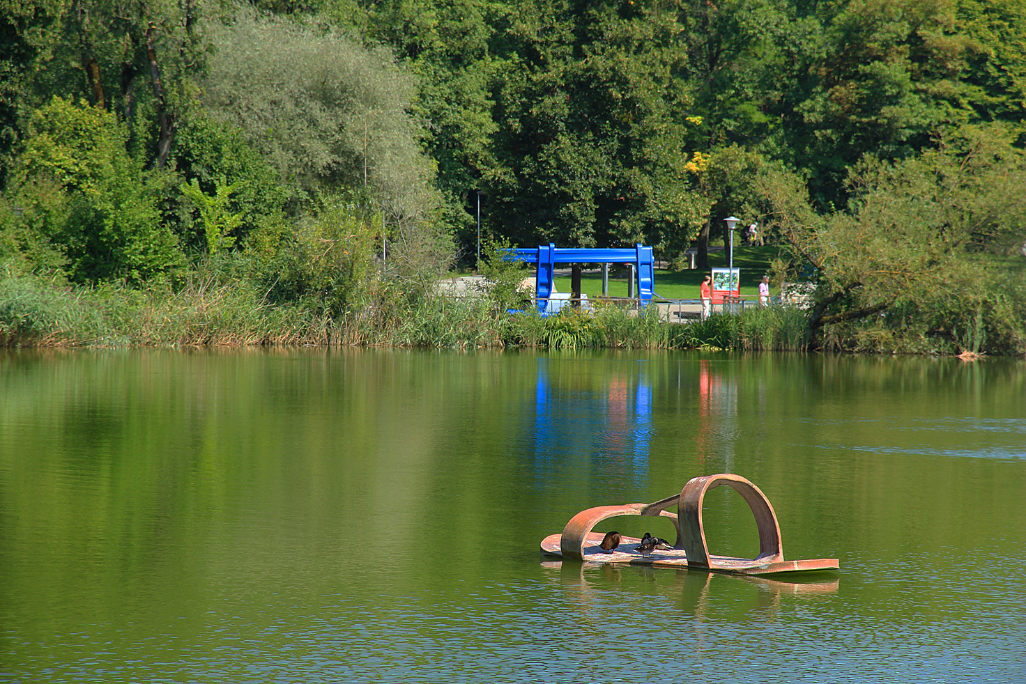 Kunst im Vordergrund und Hintergrund