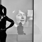 Kunst, Künstlerin (Alina Szapocznikow), Besucherinnen