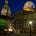 Kunstakademie Dresden und Frauenkirche bei Nacht