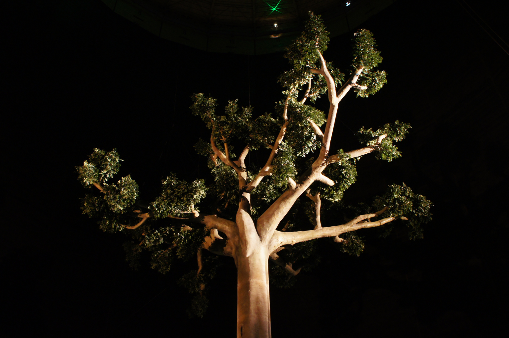 Kunstbaum im Gasometer Oberhausen