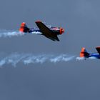 Kunstflug der Redbull Flieger