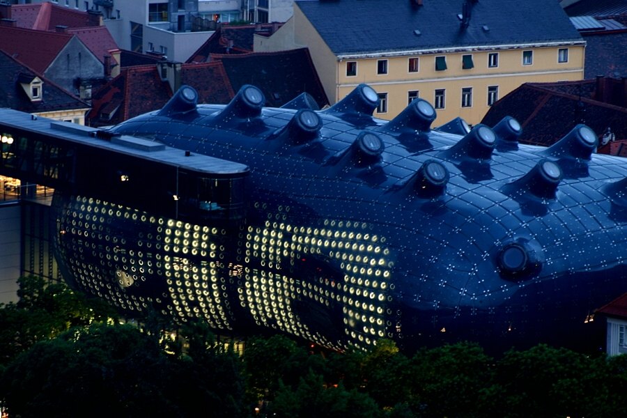 Kunsthaus Graz bei Nacht