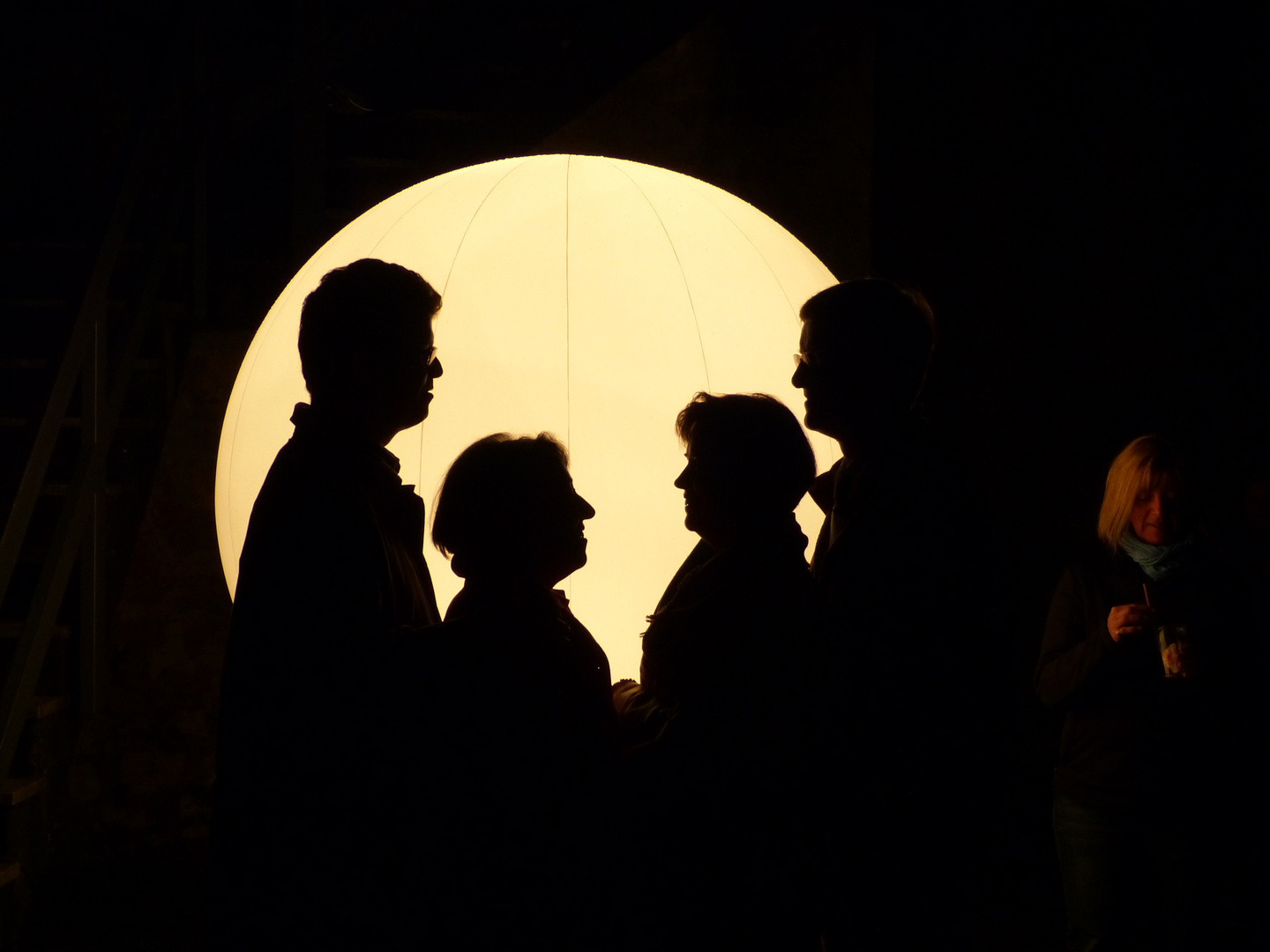 Kunstnacht Bad Wimpfen 2013 - Scherenschnitt hinter künstlichem Mond