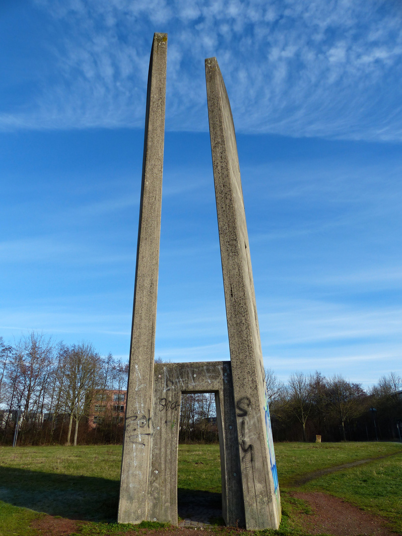 Kunstobjekt mit Durchblick