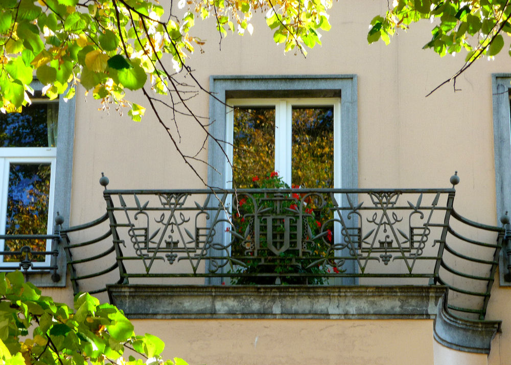 Kunstvoller Balkon in Eupen