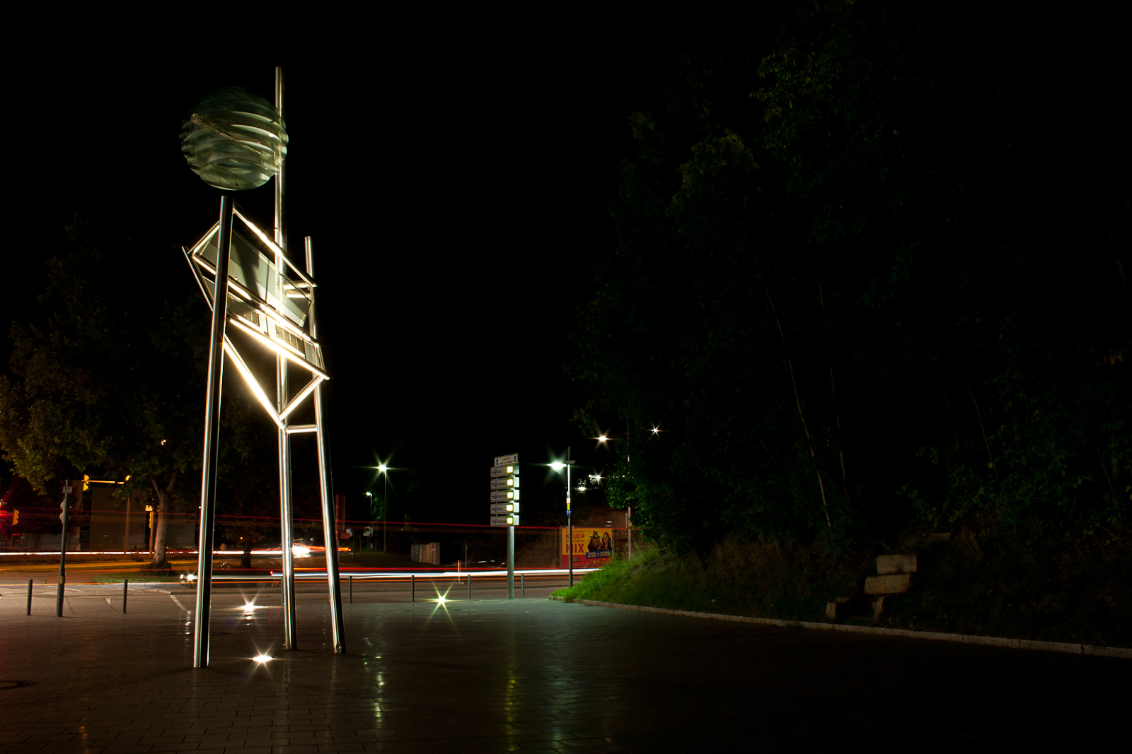 Kunstwerk vor dem Audiforum Neckarsulm