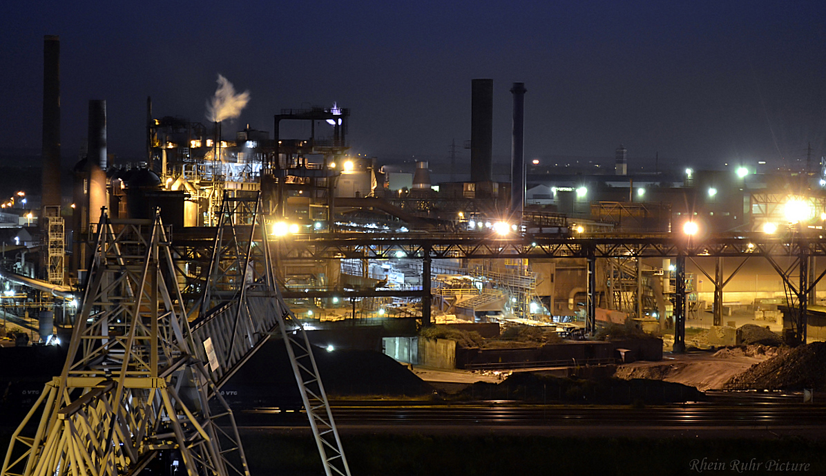 Kupferhütte Duisburg bei Nacht