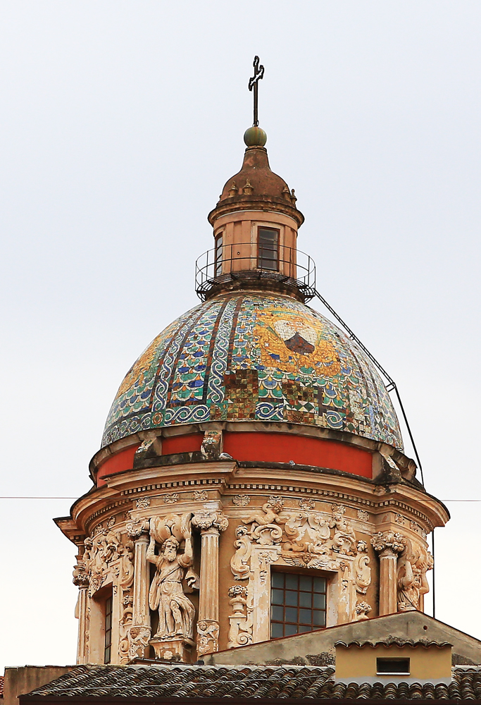 Kuppel der Carmine Maggiore