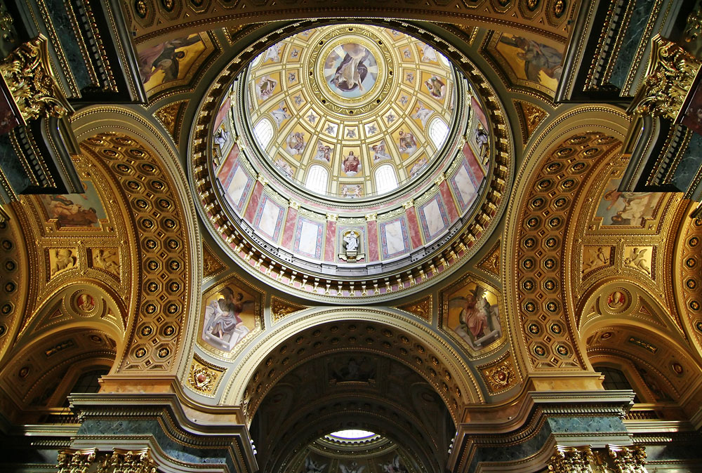 Kuppel der Heiligen Stephan Basilika in Budapest