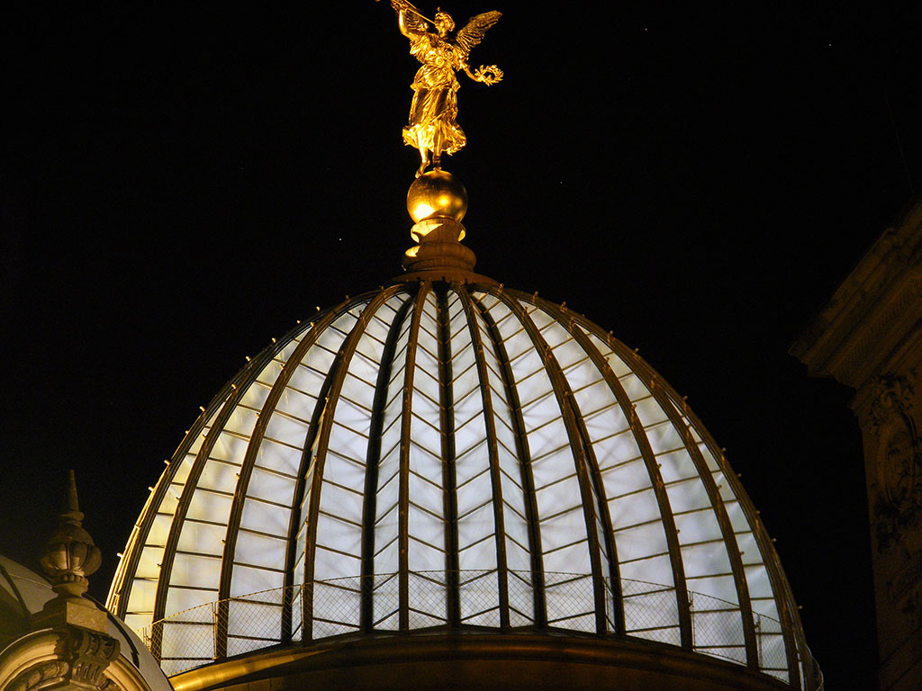 Kuppel der Kunstakademie in Dresden