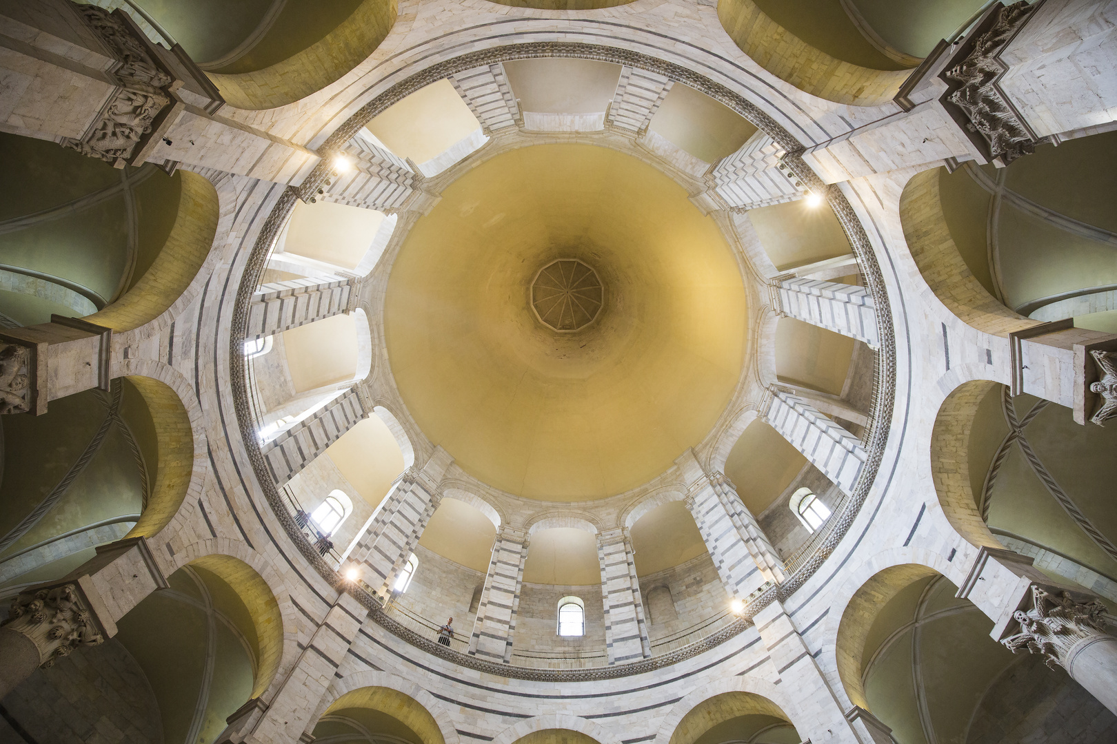 Kuppel des Baptisteriums in Pisa