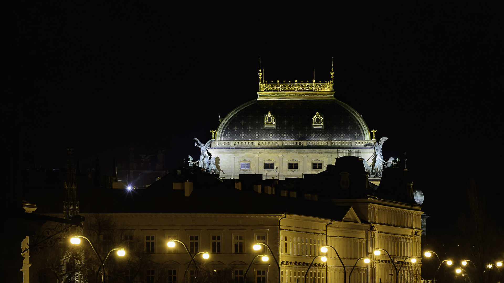 Kuppel des Nationaltheaters