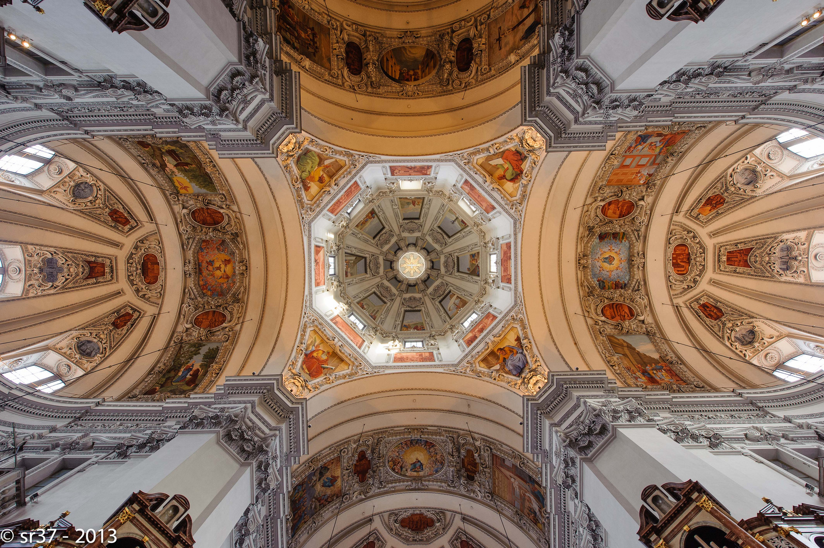 Kuppel im Dom zu Salzburg, Österreich