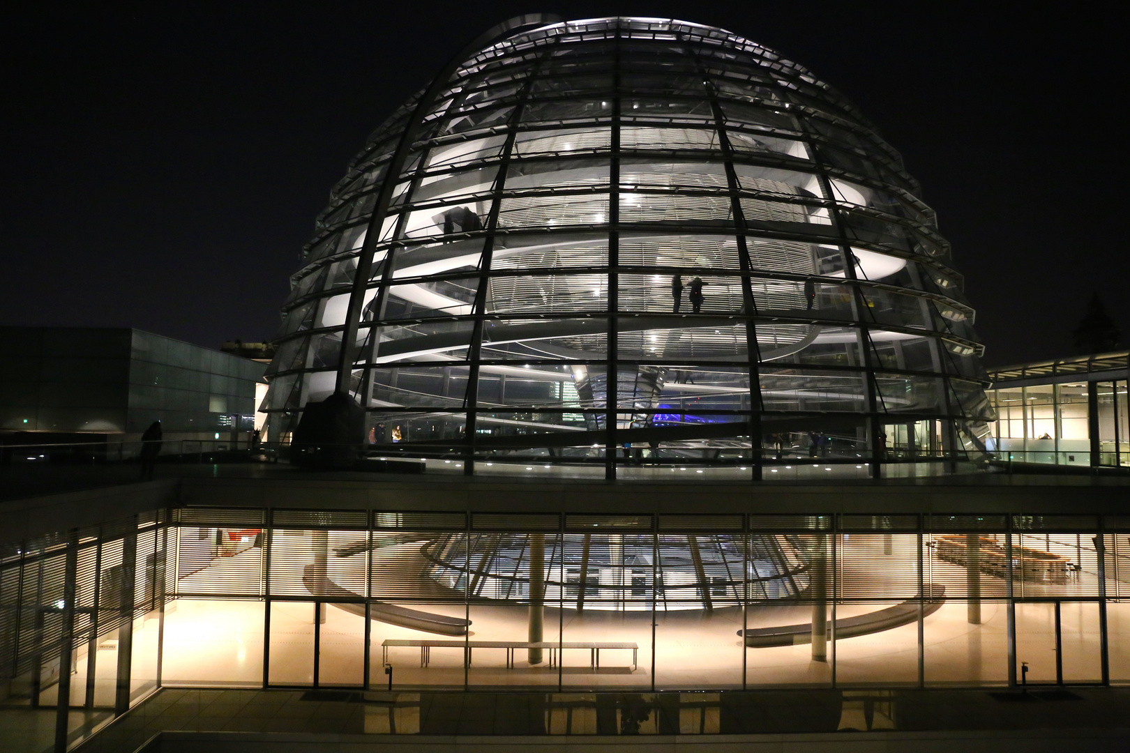 Kuppel und Dachterrasse des Reichstagsgebäudes