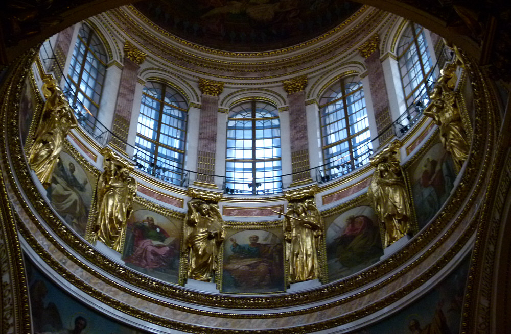 Kuppelfenster in der Isaak.Kathedrale, St. Petersburg