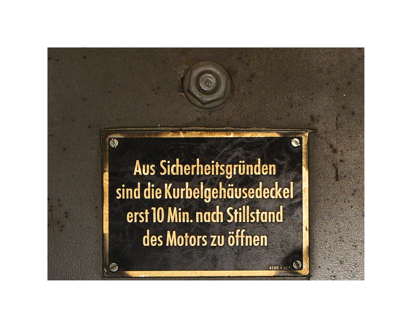 Kurbelgehäusedeckel Mutter