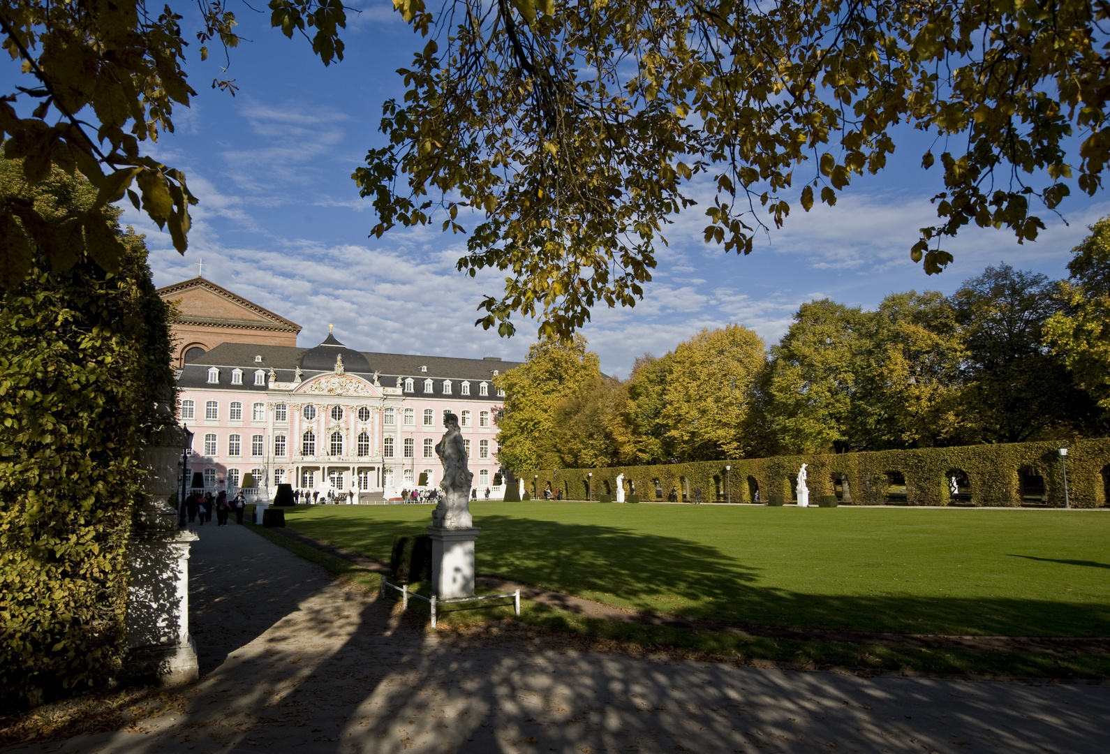 Kurfürstliches Palais im Herbst