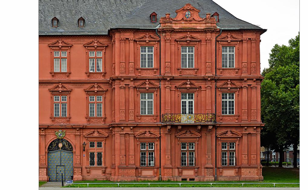 KURFÜRSTLICHES SCHLOSS