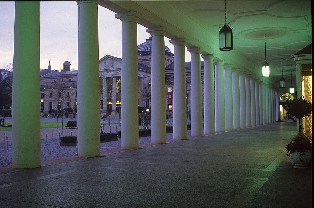 Kurhaus im Morgengrauen