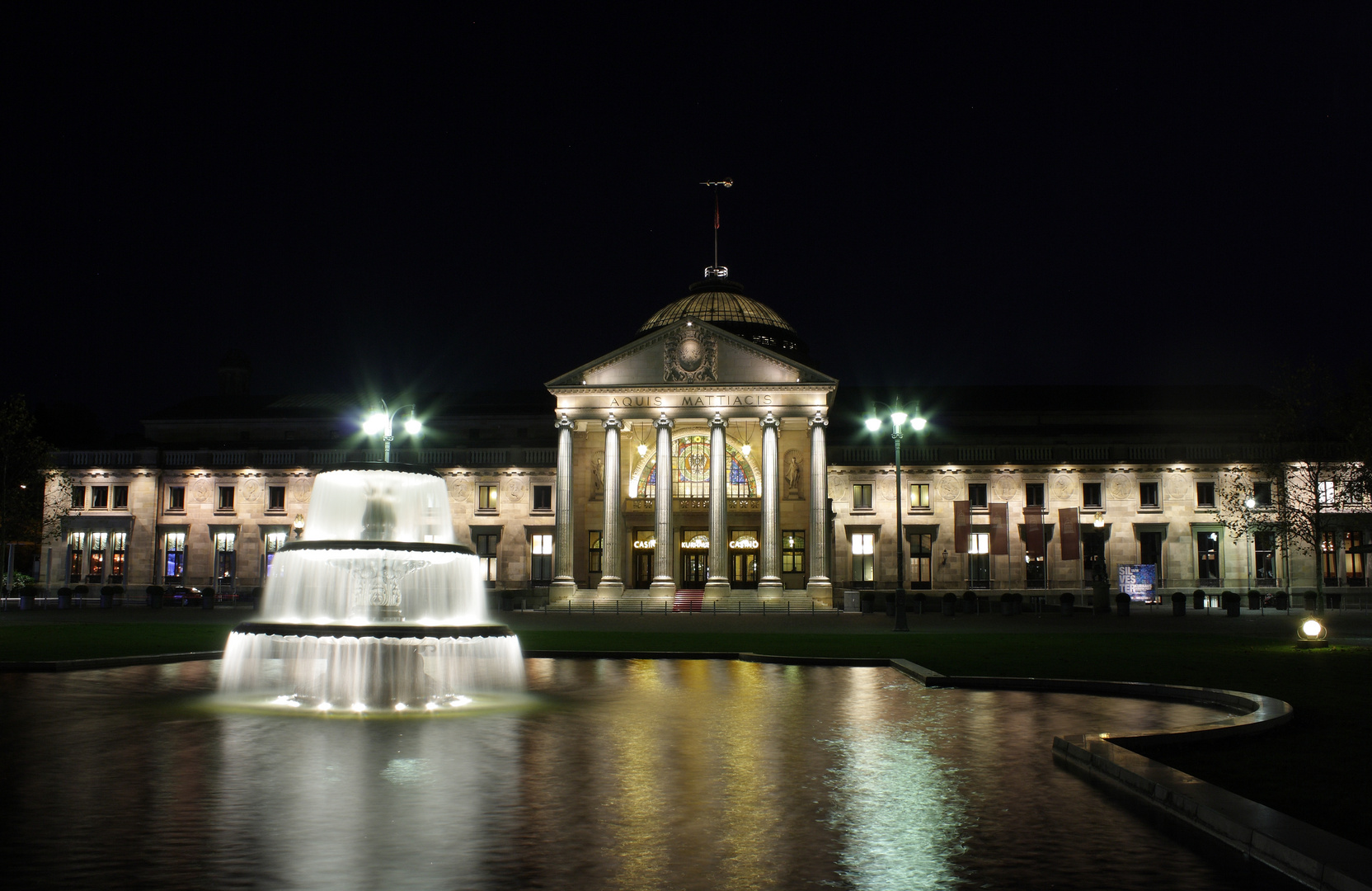 Kurhaus Wiesbaden bei Nacht
