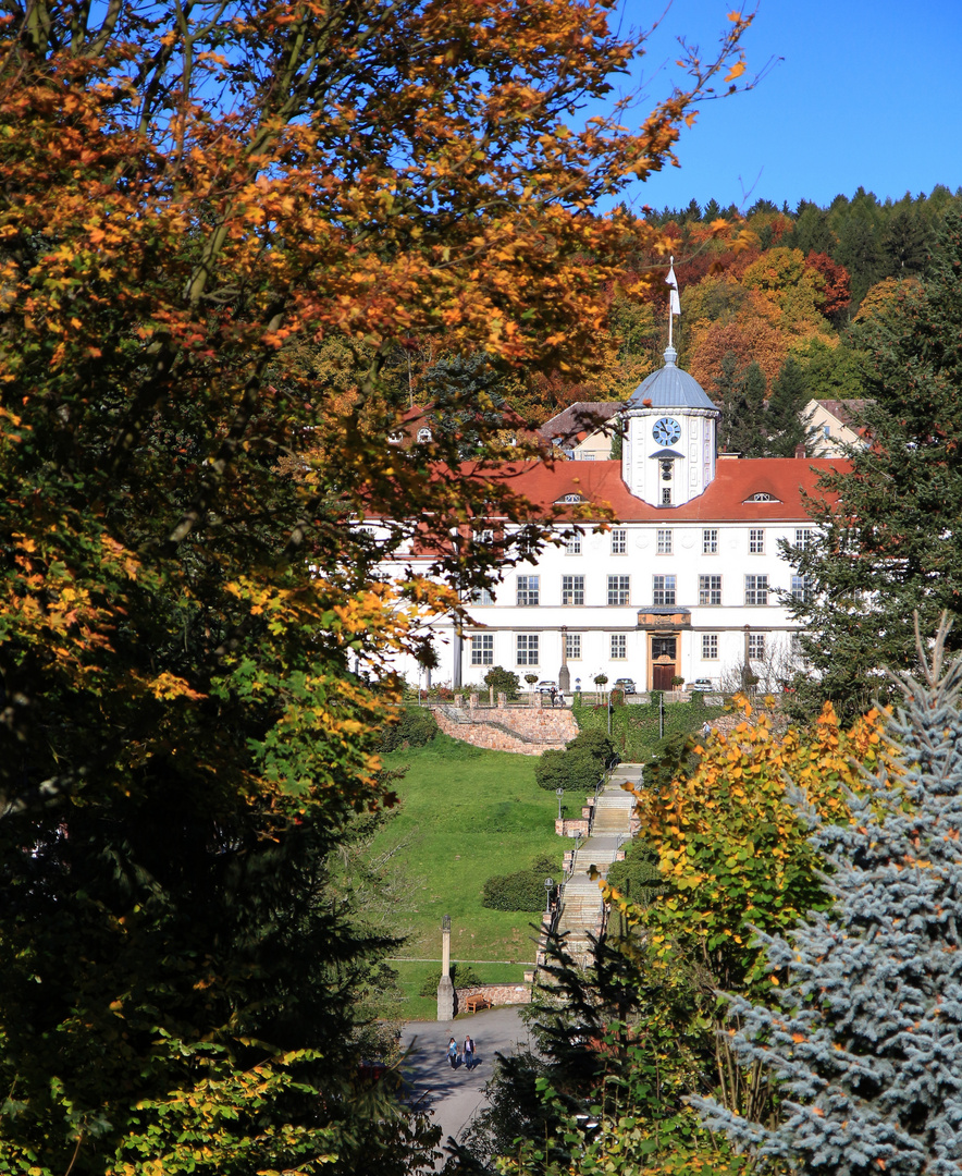 Kurmittelhaus in Bad Gottleuba im Herbst