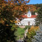 Kurmittelhaus in Bad Gottleuba im Herbst