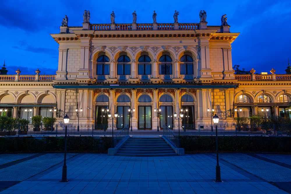 Kursalon Hübner - Blaue Stunde