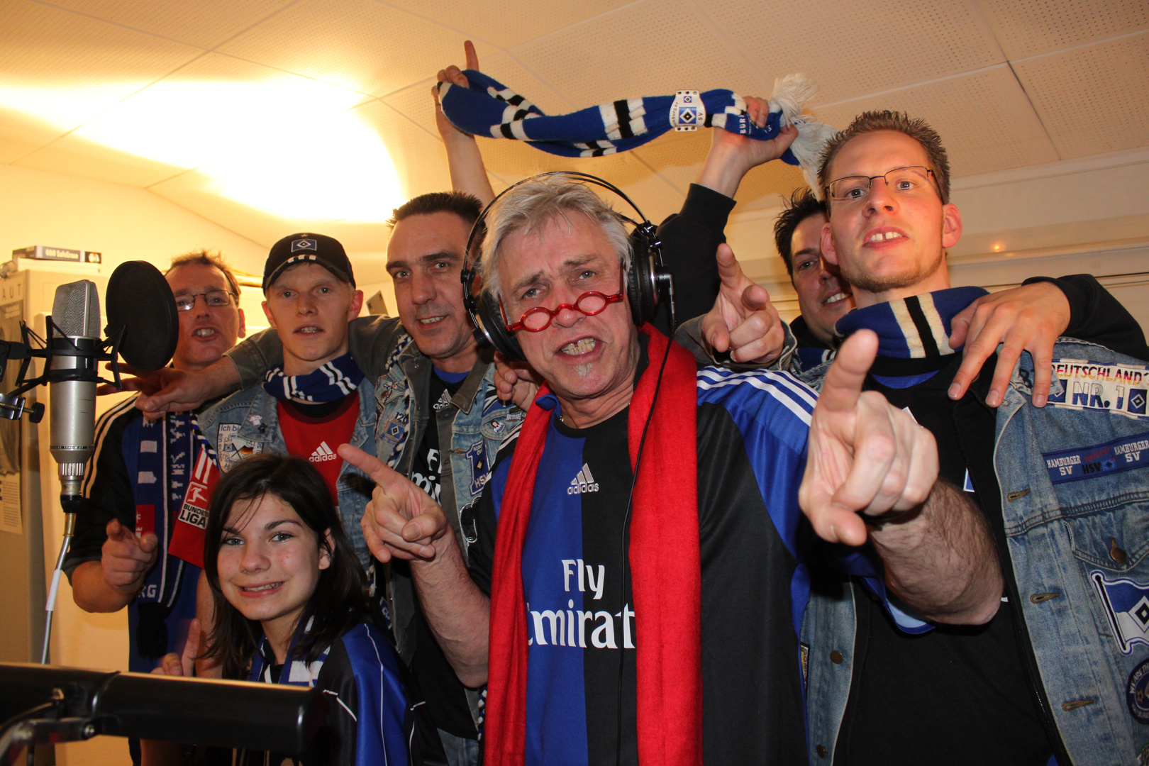 Kurt Schulzke und die HSV Fans aus der Nordkurve