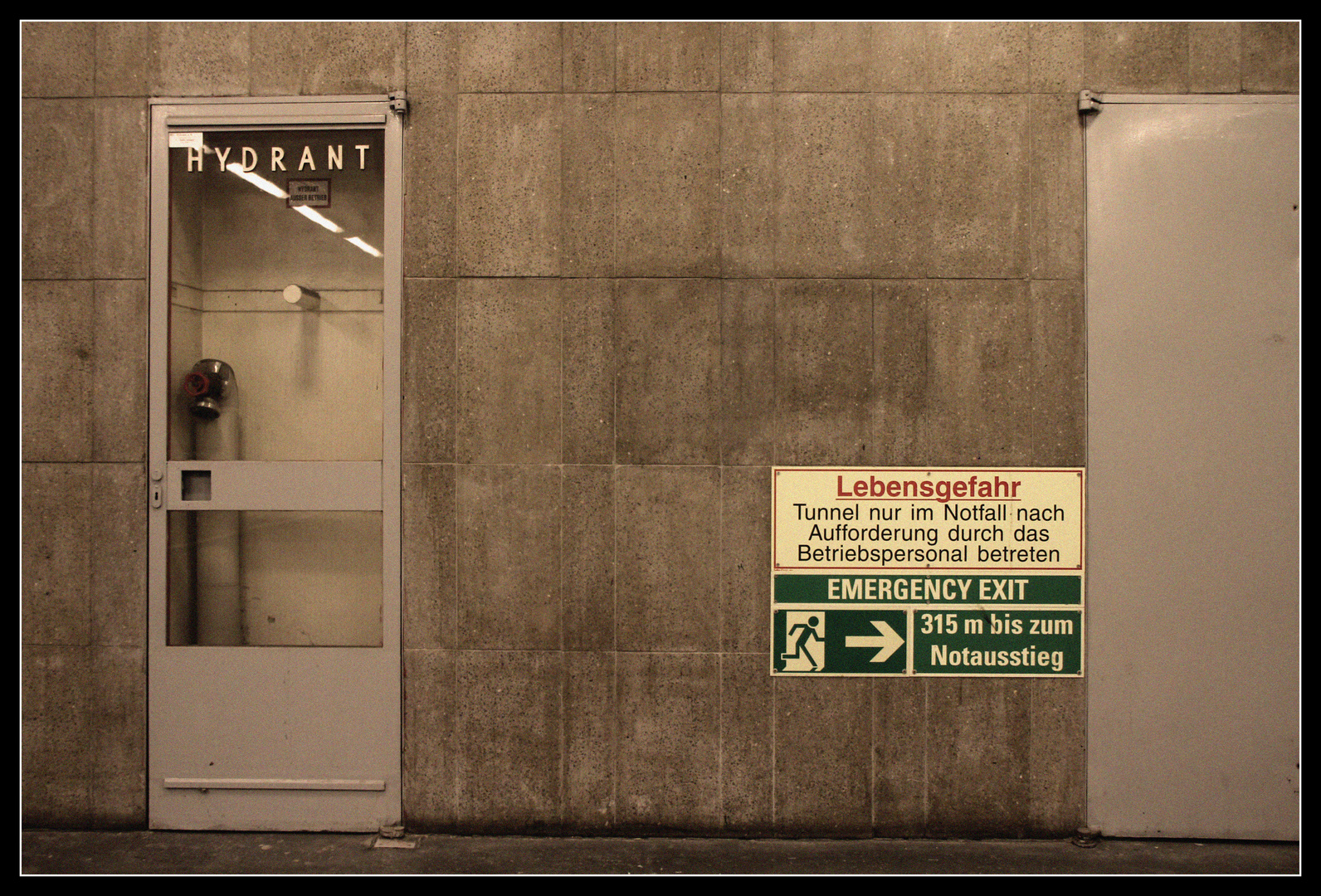 Kurt-Schumacher-Platz (1) Foto & Bild | architektur, bahnhöfe & gleise