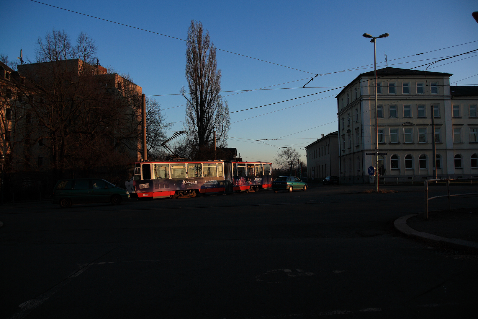 Kurvenfahrt am Hauptbahnhof .