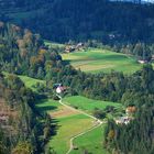 Kurviger Weg in Beskid Slaski (Polen)