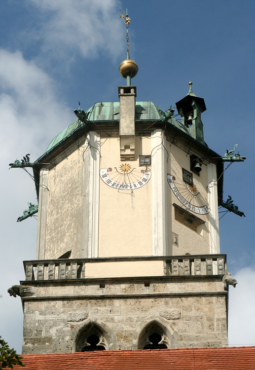 Kurz nach eins an der Sonnenuhr der St.-Martins-Kirche in Memmingen