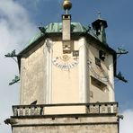 Kurz nach eins an der Sonnenuhr der St.-Martins-Kirche in Memmingen