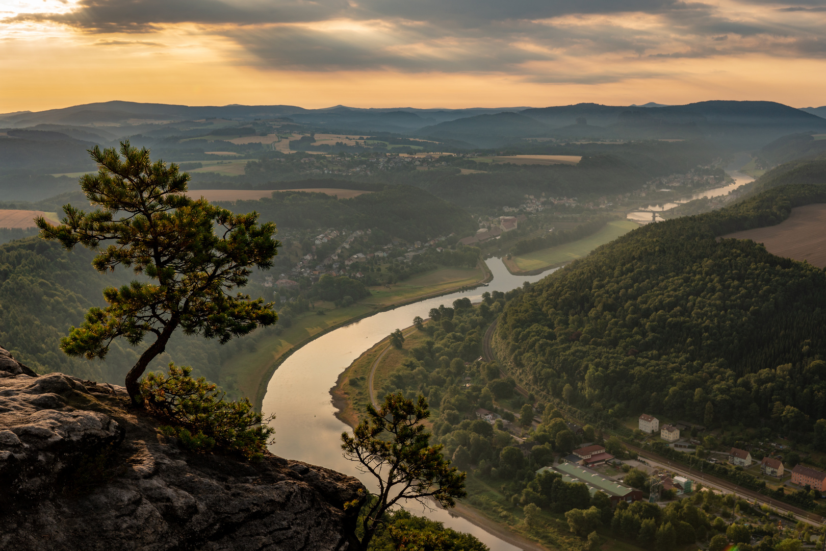 Kurz nach Sonnenaufgang auf dem Lilienstein