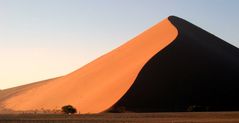 kurz nach Sonnenaufgang in Sossusvlei