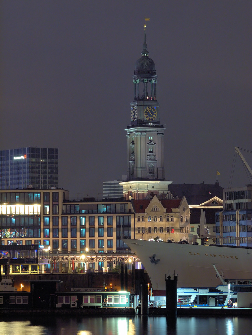 Kurz vor 23:00 Uhr