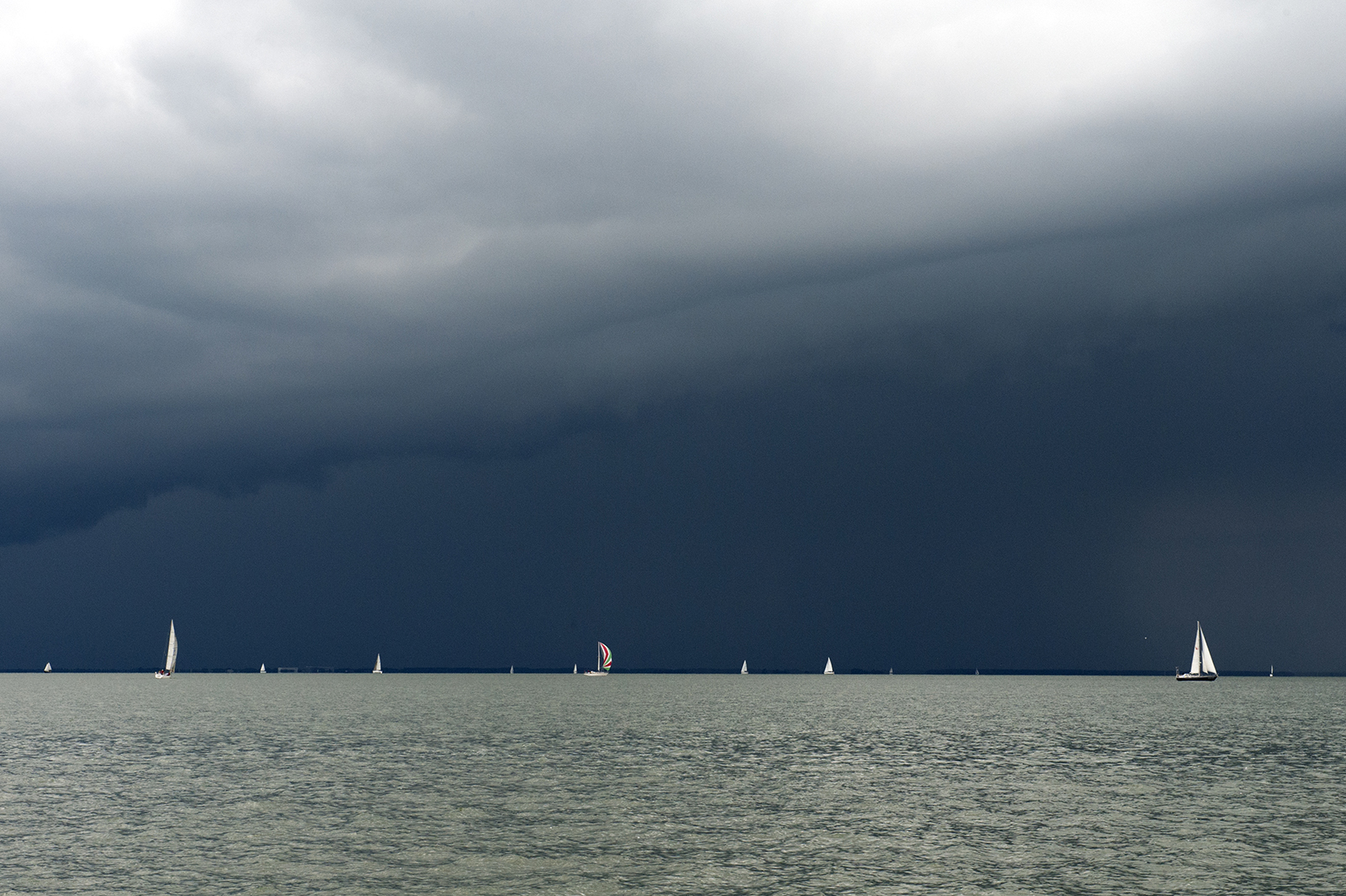 Kurz vor dem Gewitter auf dem Ijsselmeer