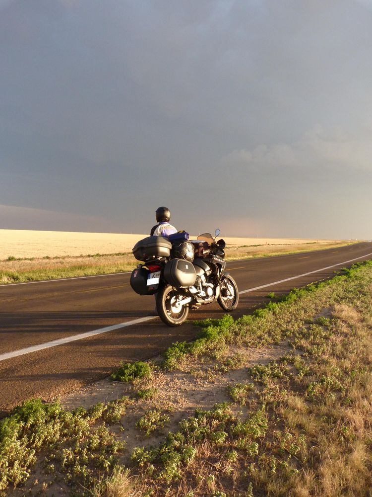 Kurz vor dem Gewitter - Himmel über Kansas, USA von KayBeh 