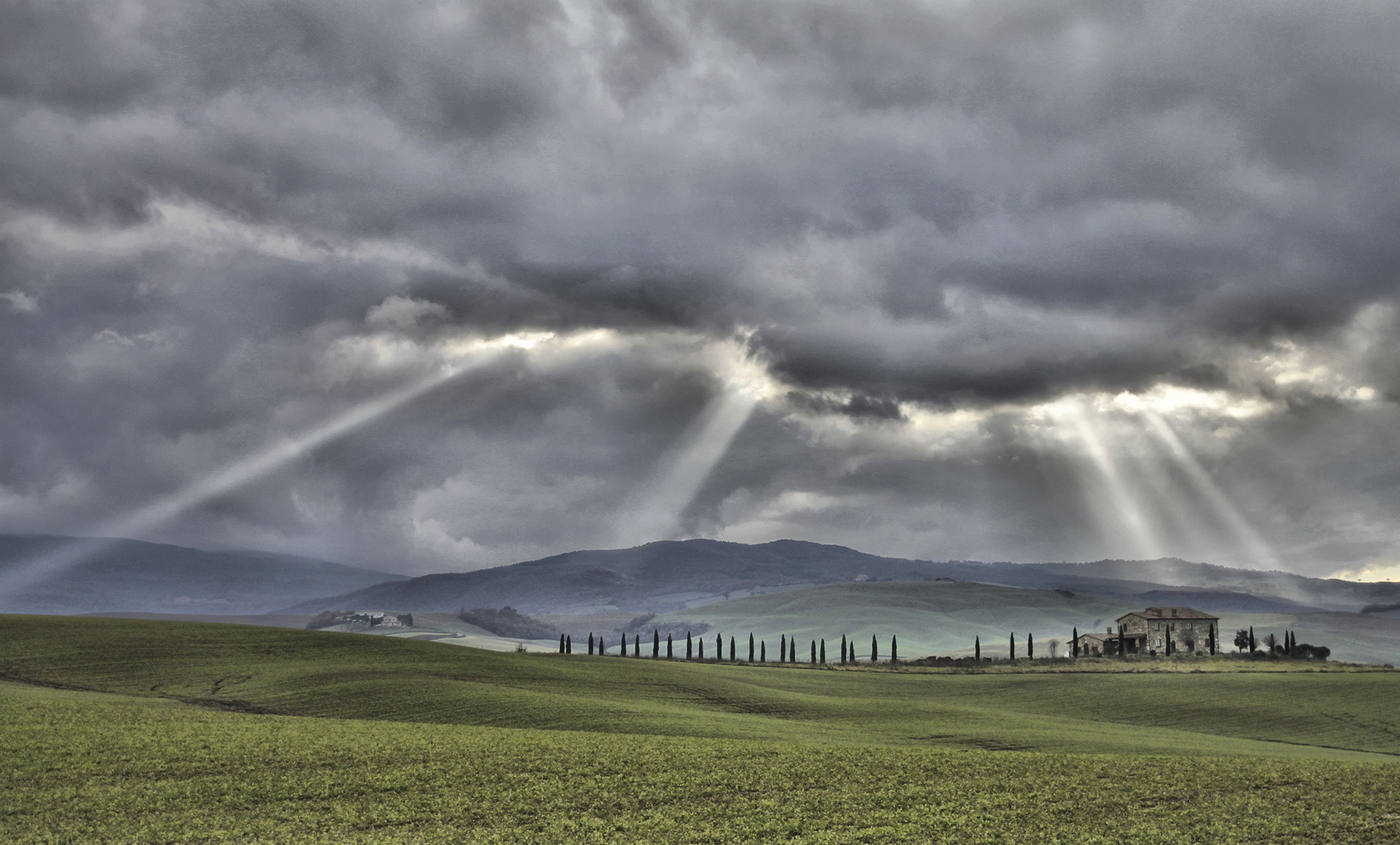 Kurz vor dem Gewitter im Val d'Orcia