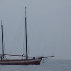 Kurz vor der Abfahrt unseres Bootes nach Limone kam mir dieses historische Boot vor die Linse