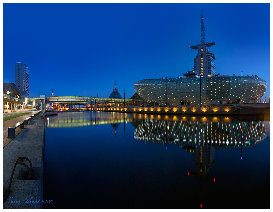 Kurz vor Mitternacht in Bremerhaven ....