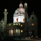 Kurz vor Mitternacht vor der Karlskirche