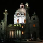 Kurz vor Mitternacht vor der Karlskirche