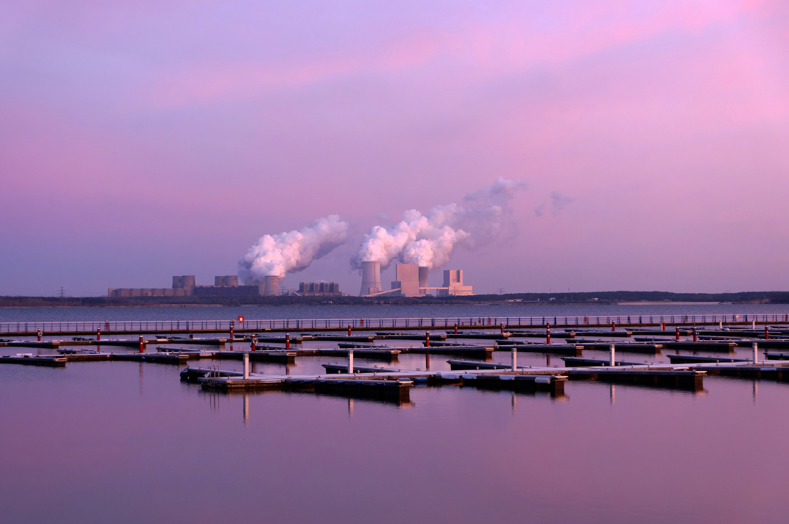 Kurz vor Sonnenaufgang am Bärwalder See...