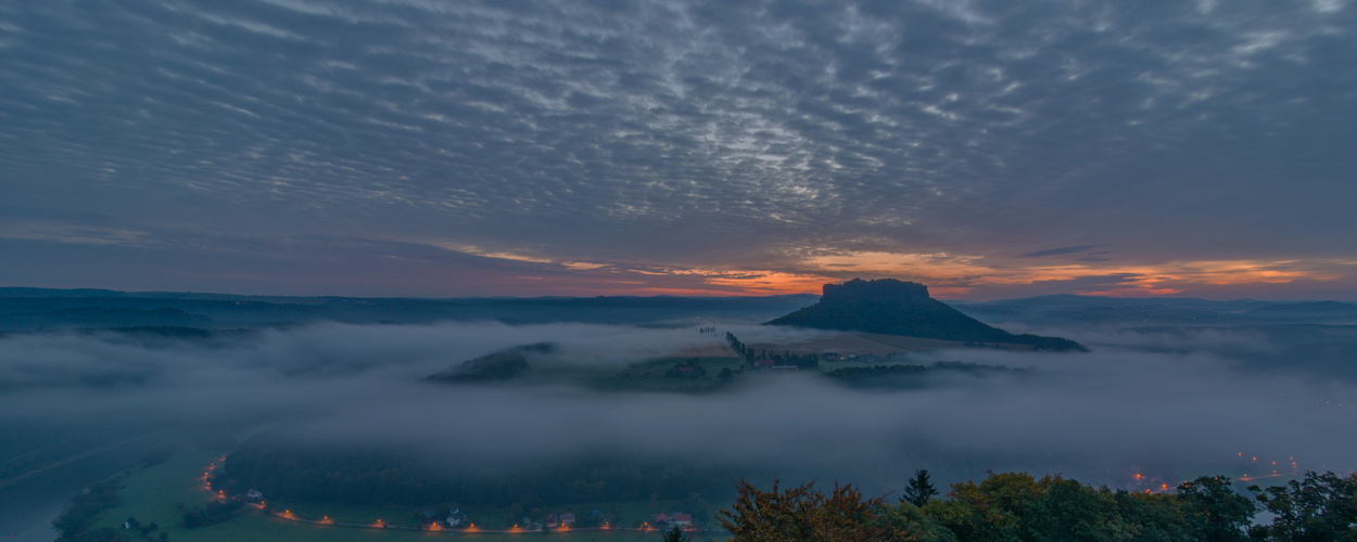 Kurz vor Sonnenaufgang am Lilienstein