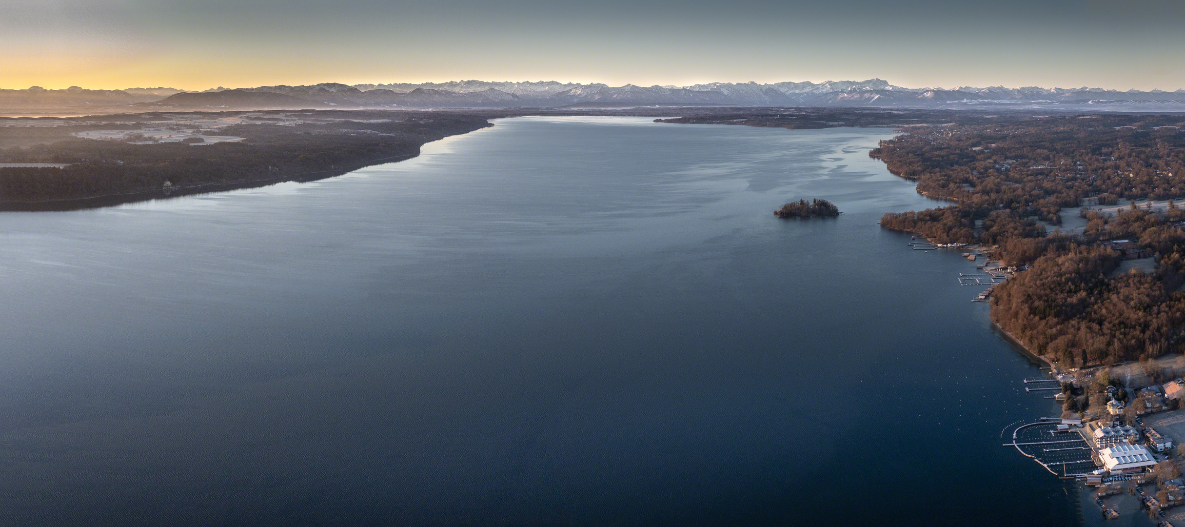 Kurz vor Sonnenaufgang am Starnberger See