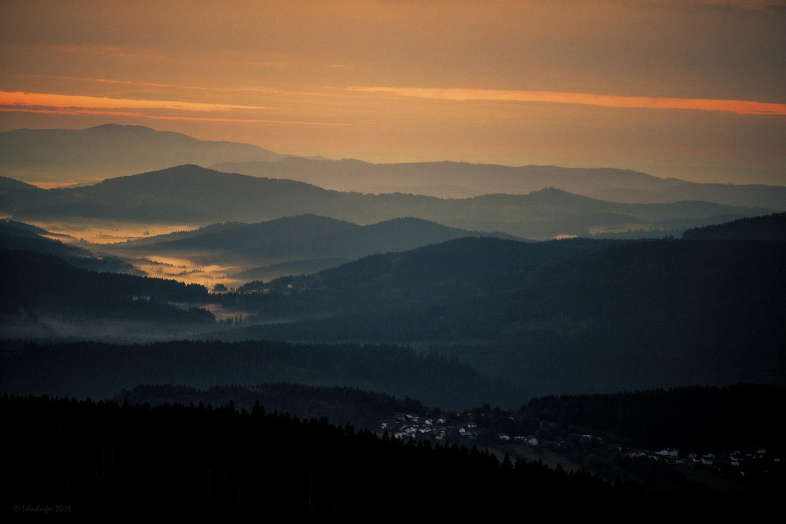 Kurz vor Sonnenaufgang im Bayerwald